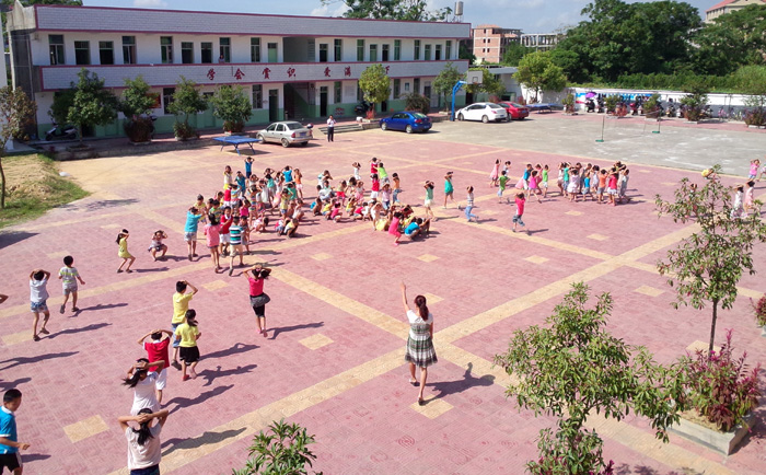 泽覃东洲春蕾小学.jpg